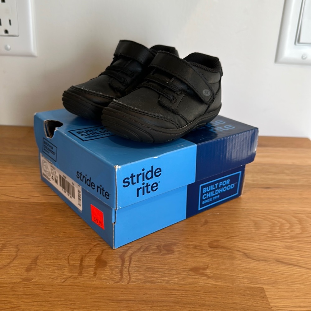 Stride Rite Black Taye Soft Motion Size 4M Baby Shoes